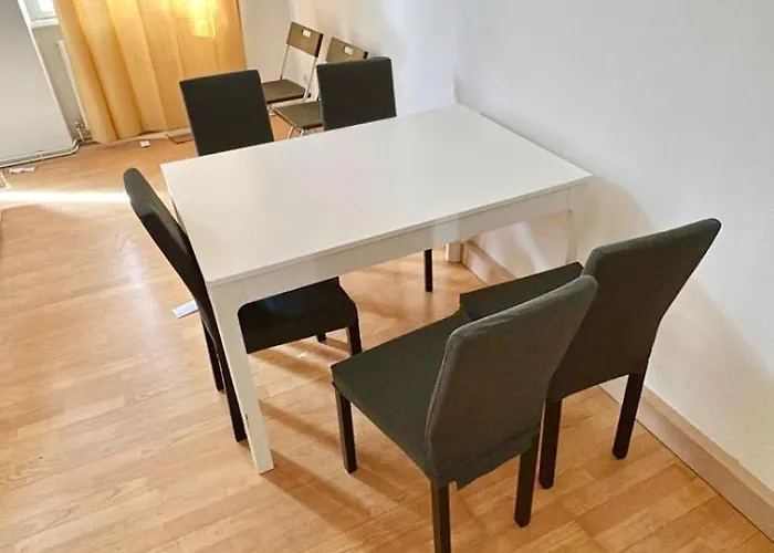 Cosy Long-term With Free Parking Apartmán